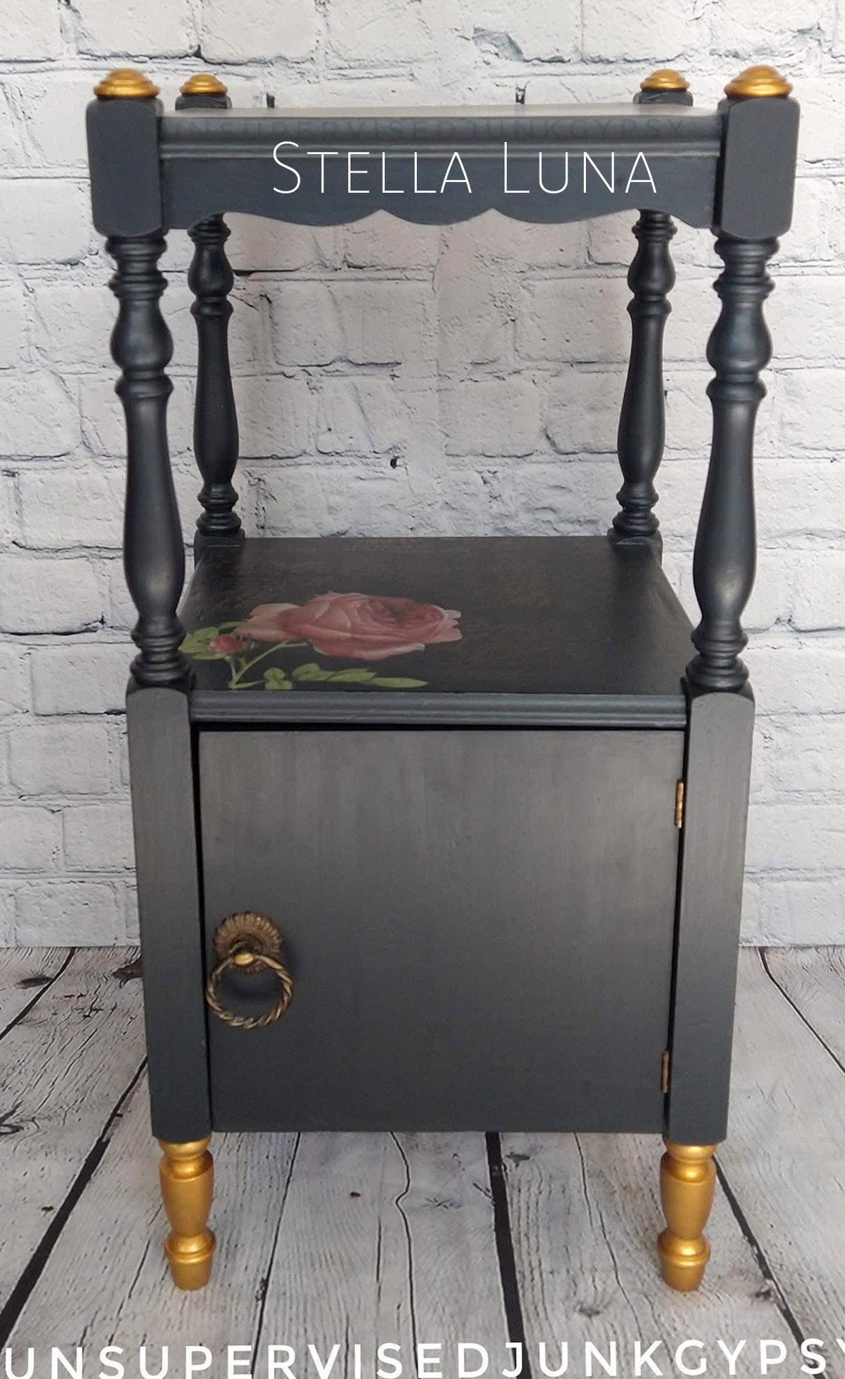 Stella Luna – Dark Blue-Black Chalk Style Paint | Miss Lillian’s NO WAX Chock Paint Beautiful Blues Collection